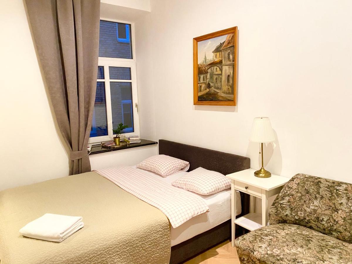 Centro Apartment Near Gedimas Avenue Аеропорт Вільнюс Екстер'єр фото